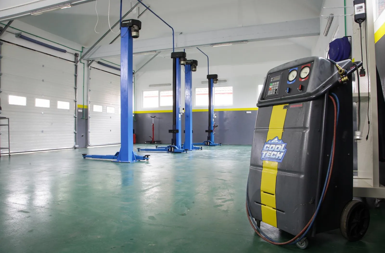 Servis klima uređaja putničkog vozila
